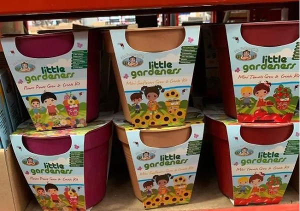 little gardeners_001.jpg