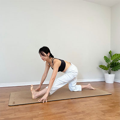 yoga_1039_02.jpg